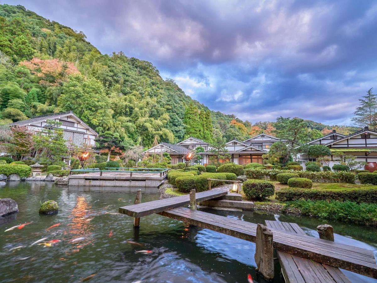 Ooedo Onsen Monogatari Premium Saiki Bekkan Misasa Exterior foto