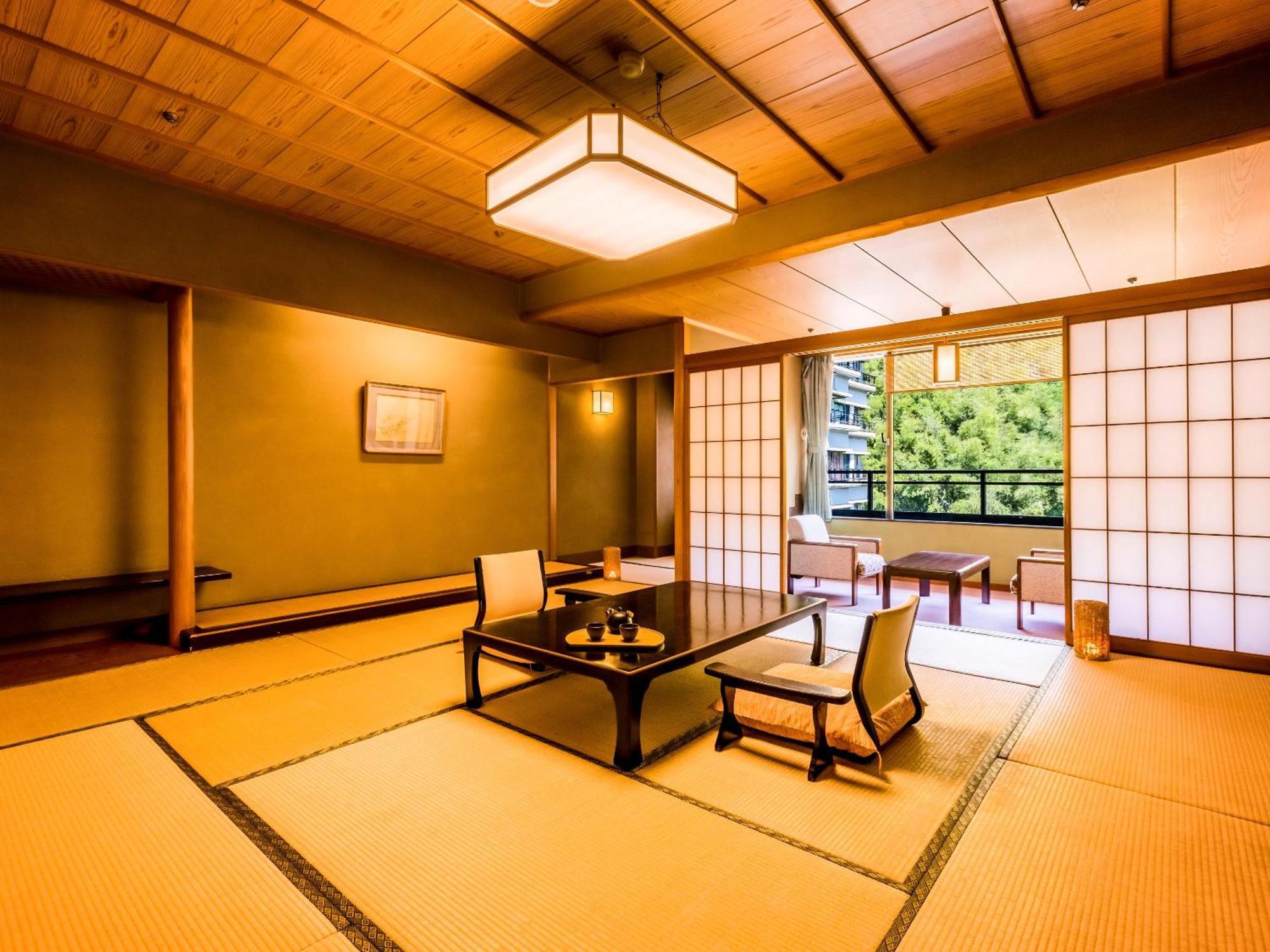 Ooedo Onsen Monogatari Premium Saiki Bekkan Misasa Exterior foto