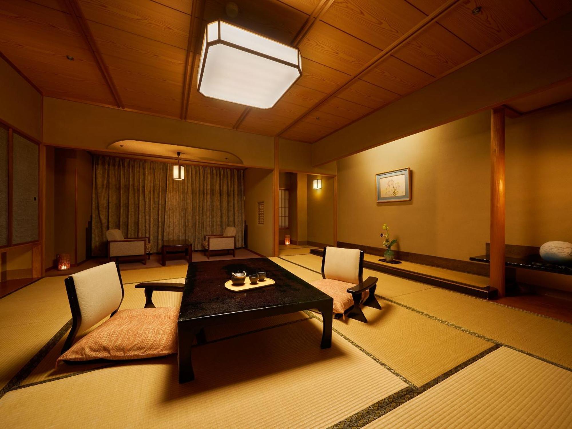 Ooedo Onsen Monogatari Premium Saiki Bekkan Misasa Habitación foto
